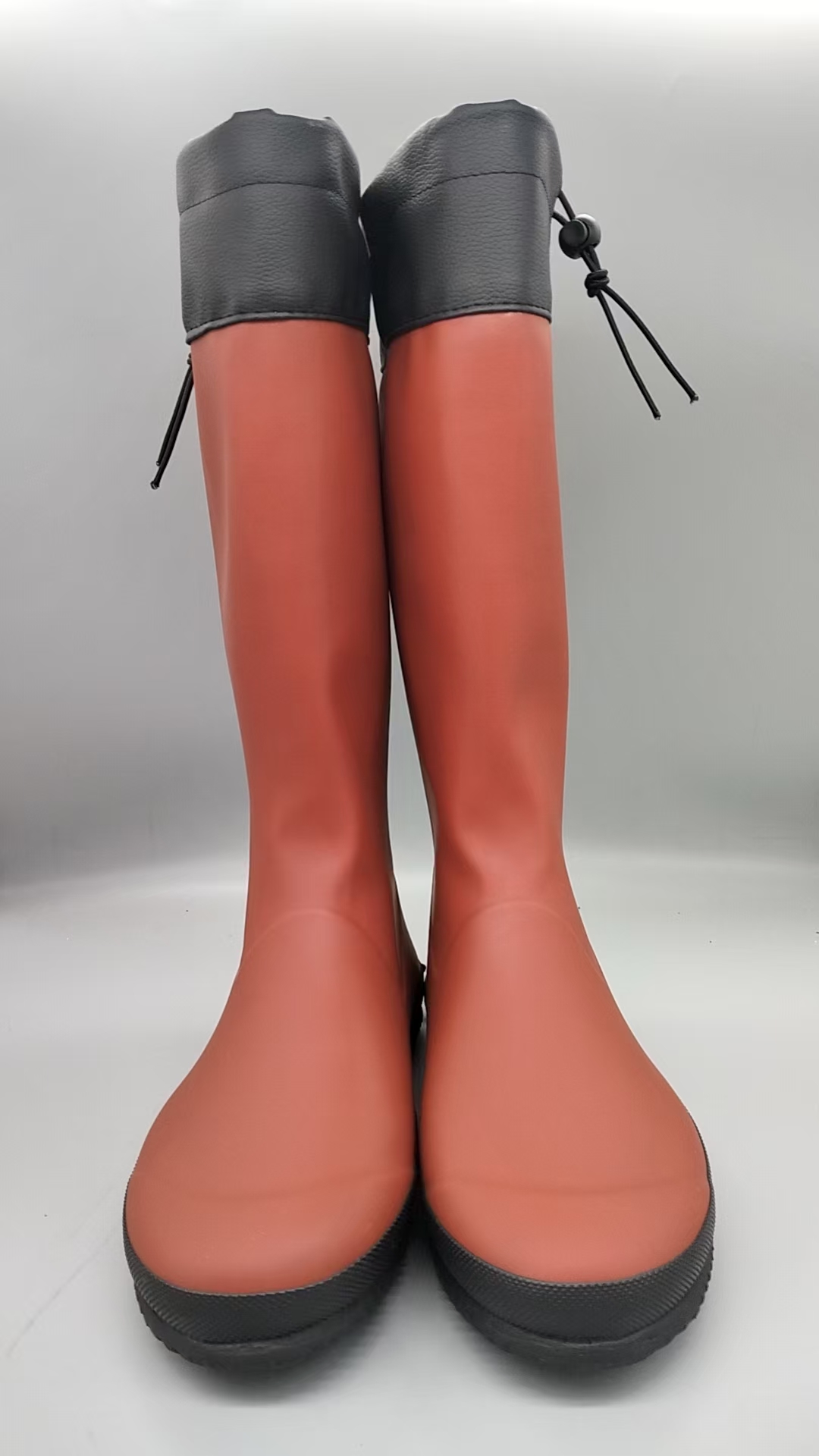 Călțari de ploaie din latex eleganți pentru femei